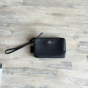 Coach, Black leather wristlet